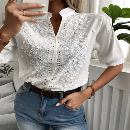 Blusa blanca elegante de manga corta para mujer
