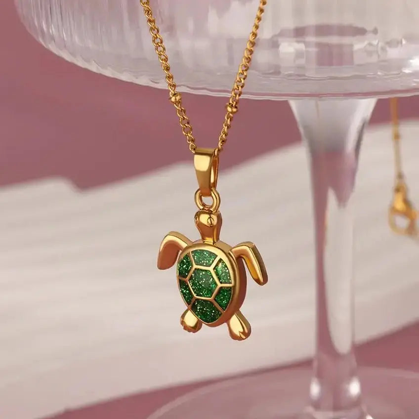 Collar con colgante de tortuga