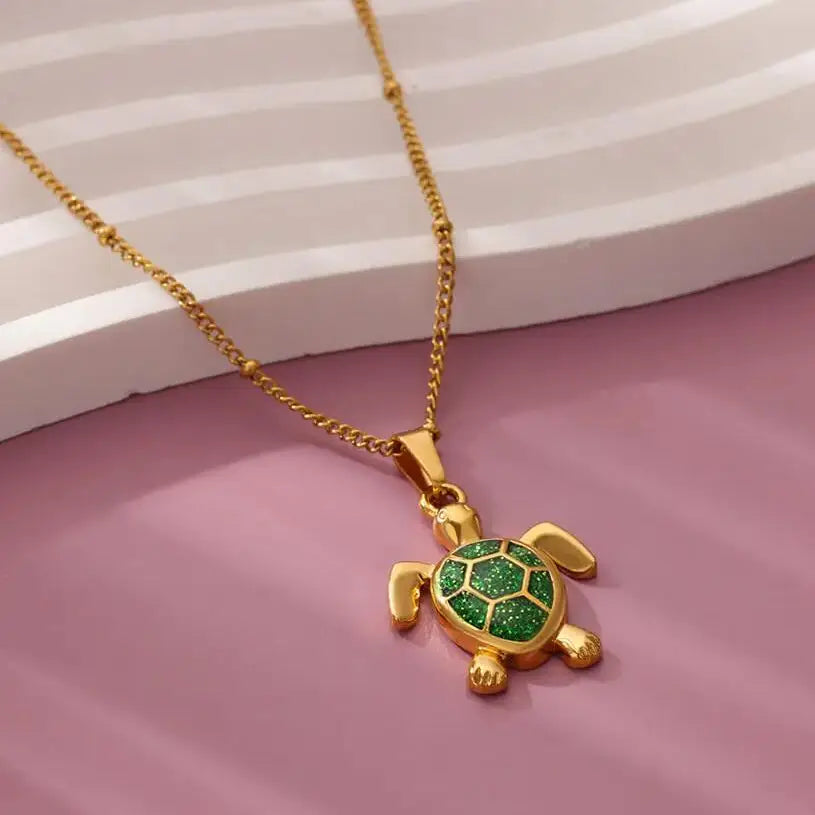 Collar con colgante de tortuga