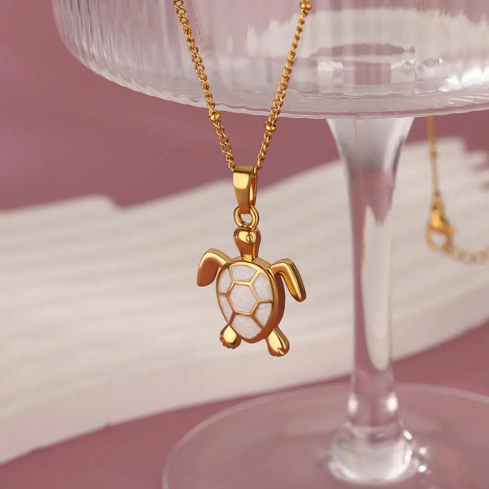 Collar con colgante de tortuga