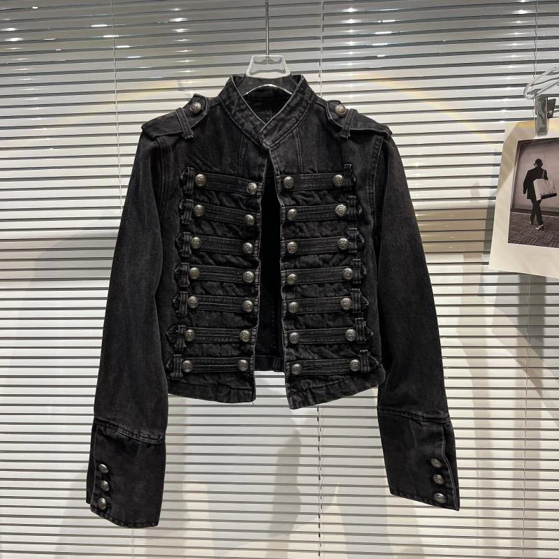 Chaqueta vaquera negra estilo punk